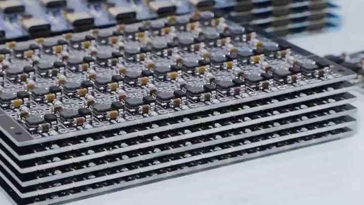 Микросхемы MAX3480AEPI (96г.) MAX3480AEPI (96г.)