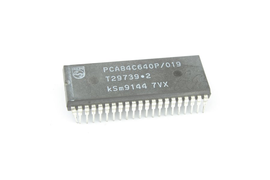 PCA84c640P/019 (sdip-42)