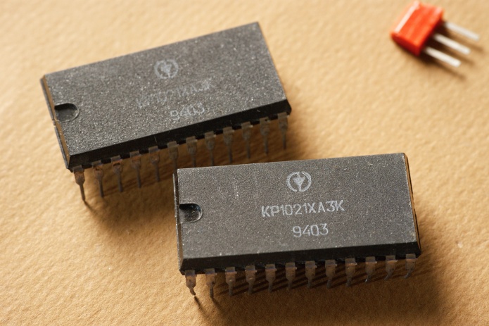 Микросхемы кр1021ха2 (92г.) кр1021ха2 (92г.)