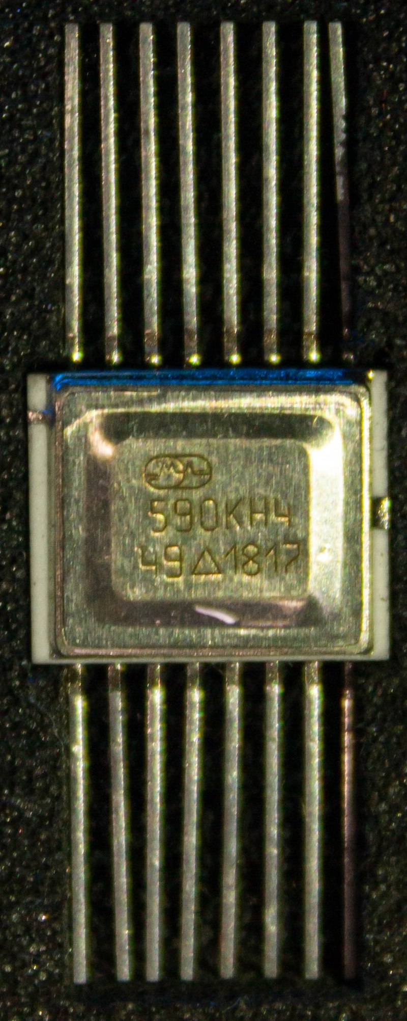 Микросхемы 590КН4 590КН4
