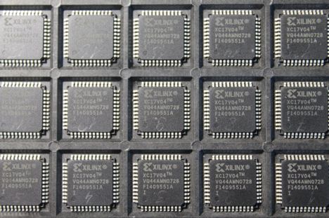 XC17S40PI