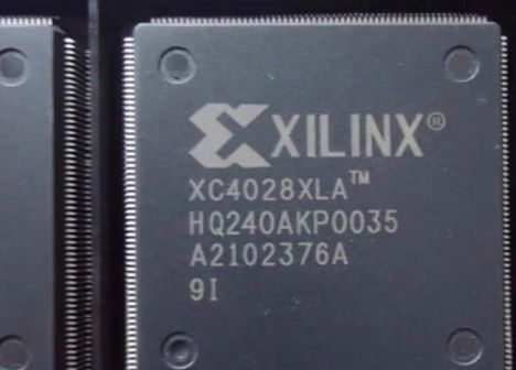 XC4028XLA-09HQ240I (2006г.)