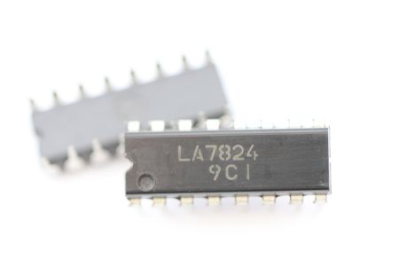 Микросхемы LA4570 (dip-16) LA4570 (dip-16)