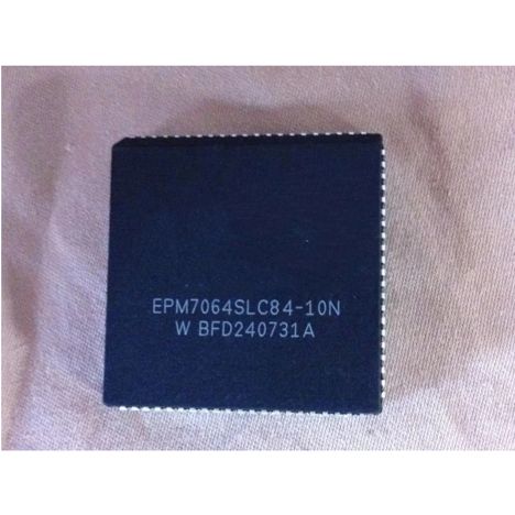 EPM7064SLC84-10 (2001г.)