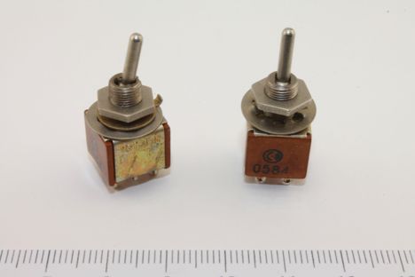 Кнопки, переключатели п1т-1-1в (88г.) (5) п1т-1-1в (88г.) (5)